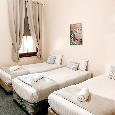 Neath Hotel Buitenkant foto