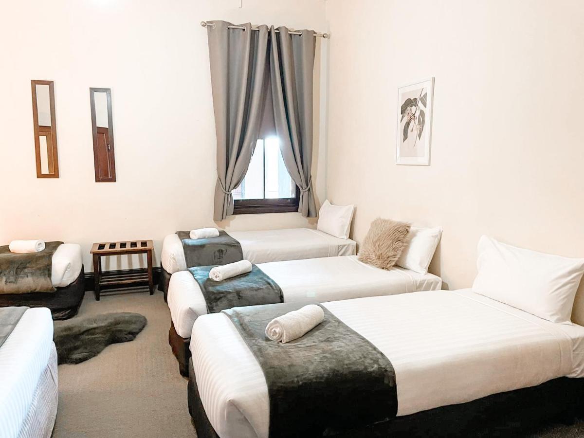 Neath Hotel Buitenkant foto