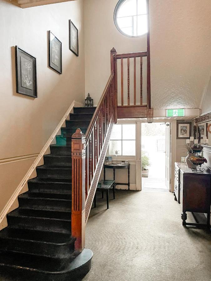 Neath Hotel Buitenkant foto