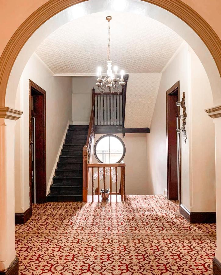 Neath Hotel Buitenkant foto