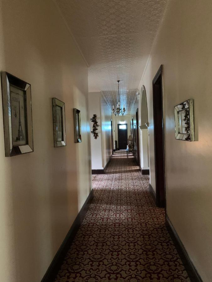 Neath Hotel Buitenkant foto