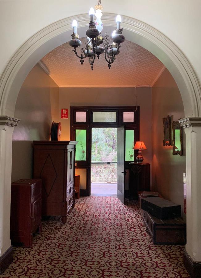 Neath Hotel Buitenkant foto