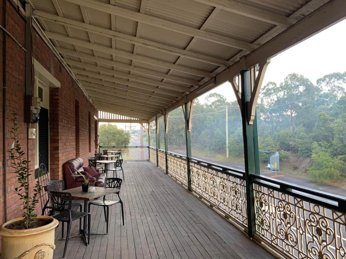 Neath Hotel Buitenkant foto